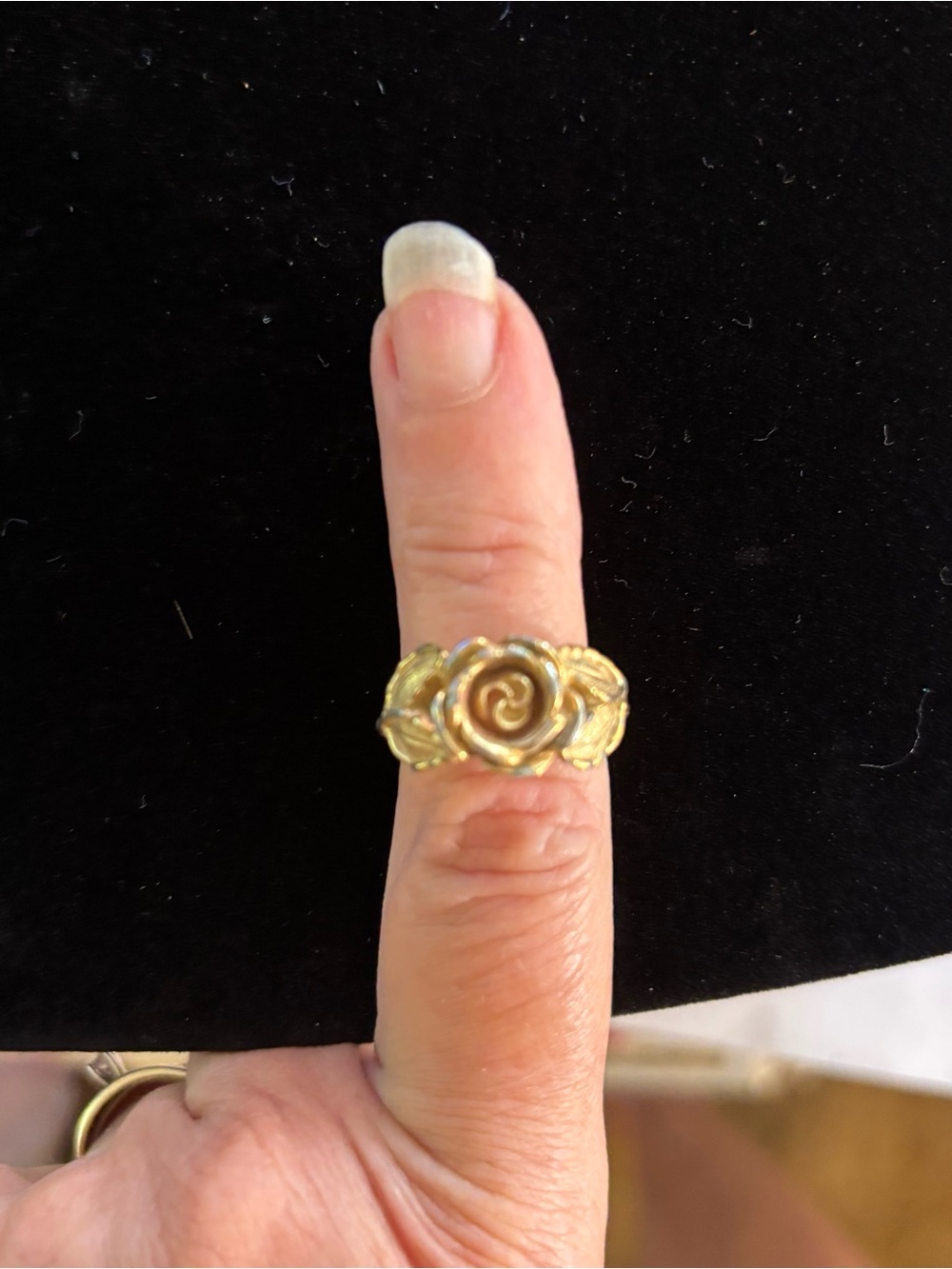 Vintage Avon Rose Motif Ring
